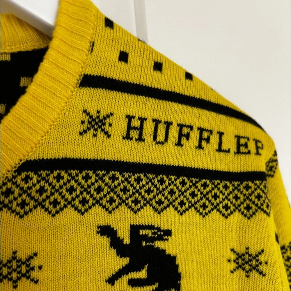 Harry Potter Hufflepuff Christmas Sweater from BoxLunch, Adult Size Small